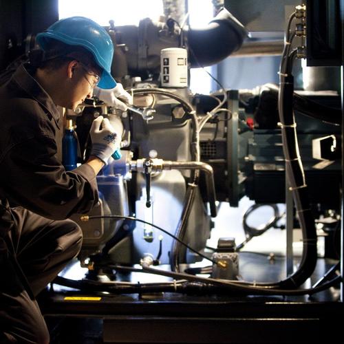 螺杆空压机保养.jpg 螺杆空压机保养.jpg